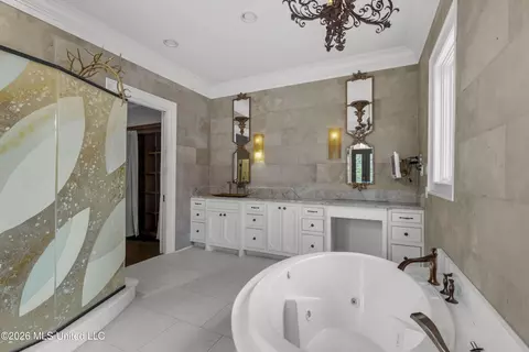 Bath - 4028 Old Canton Rd, Jackson, MS 39216 photo 2 of 8
