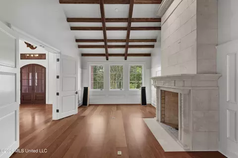 Living - 4028 Old Canton Rd, Jackson, MS 39216 photo 2 of 5