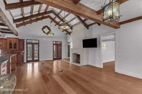 Living - 4028 Old Canton Rd, Jackson, MS 39216 photo 3 of 5