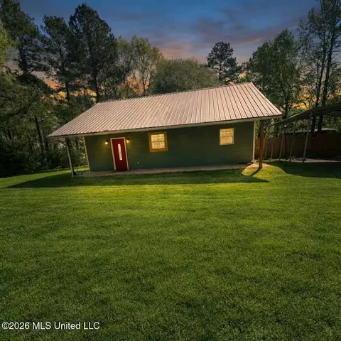 1146 Johnston Chapel Rd, Summit, MS 39666