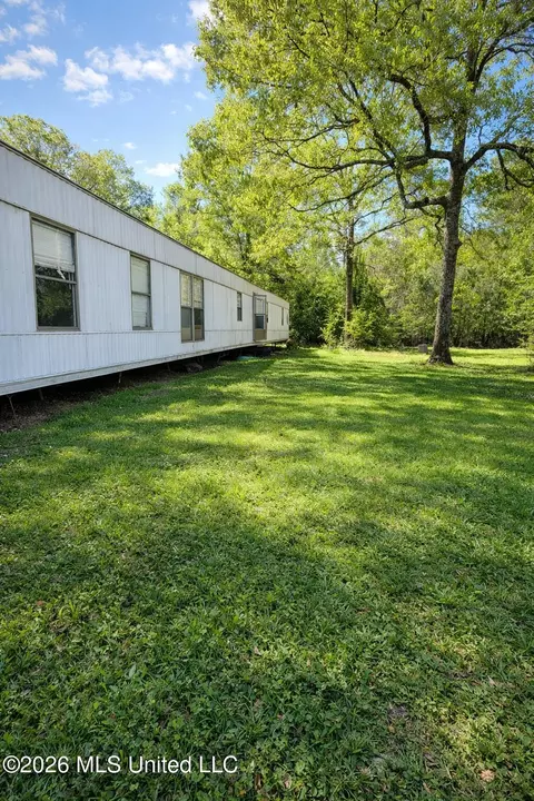 Exterior - 1146 Johnston Chapel Rd, Summit, MS 39666 photo 8 of 9
