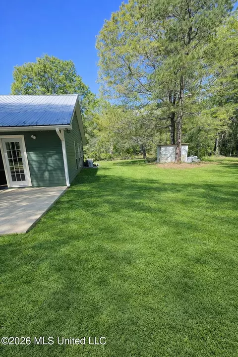 Exterior - 1146 Johnston Chapel Rd, Summit, MS 39666 photo 1 of 9