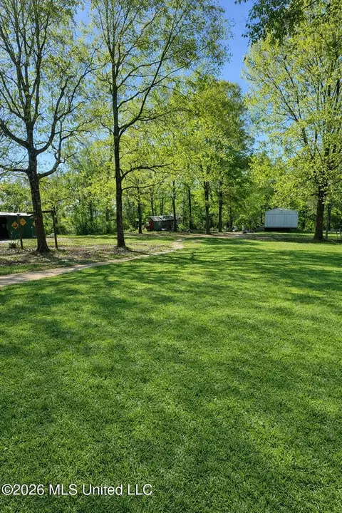 Exterior - 1146 Johnston Chapel Rd, Summit, MS 39666 photo 3 of 9