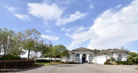 701 Olivia St, Greenwood, MS 38930