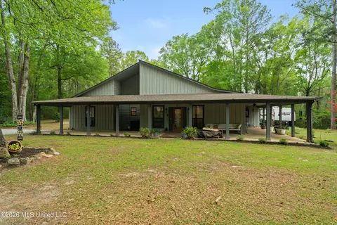 28 Woodland Rd, Hattiesburg, MS 39401