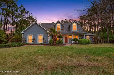 2904 Royal Run Rd, Gautier, MS 39553