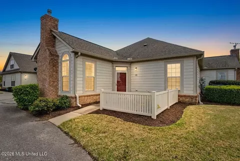 8759 Parkview Oaks Cir, Olive Branch, MS 38654
