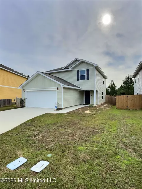 2008 Napoleon St, Ocean Springs, MS 39564