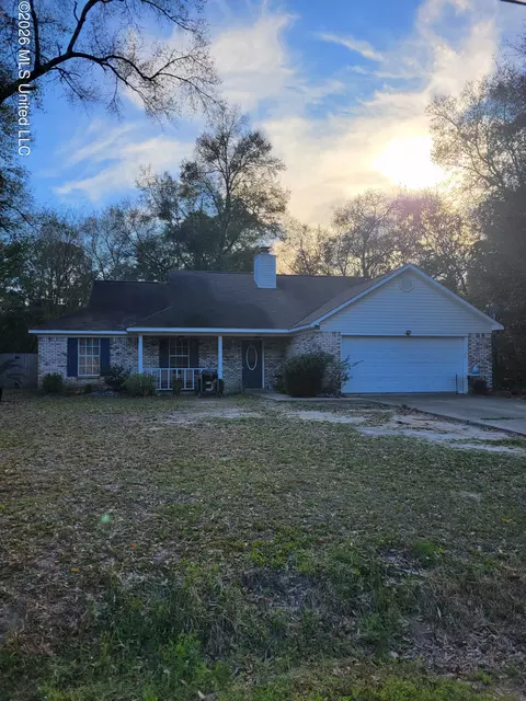 1301 Spruce St, Ocean Springs, MS 39564