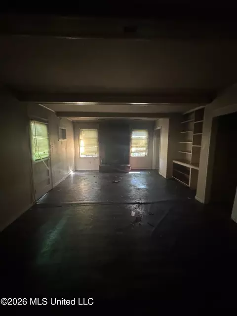 Living - 2662 Key St, Jackson, MS 39212 photo 2 of 3