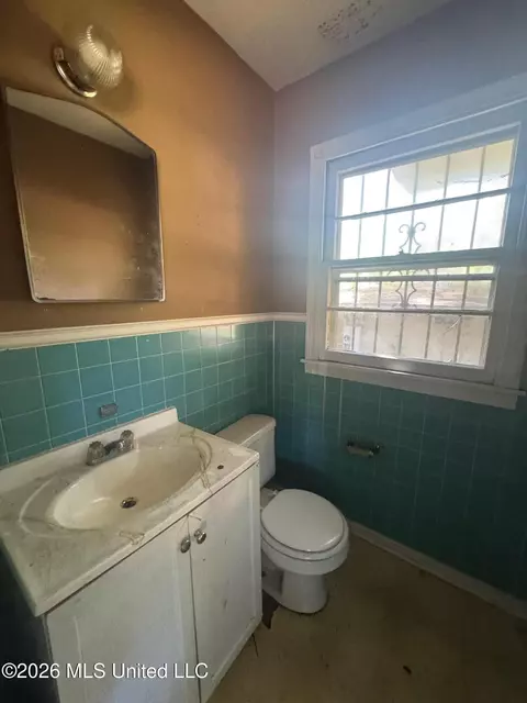 Bath - 2662 Key St, Jackson, MS 39212 photo 3 of 3