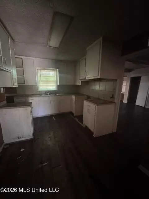Entry Way - 2662 Key St, Jackson, MS 39212 photo 1 of 2