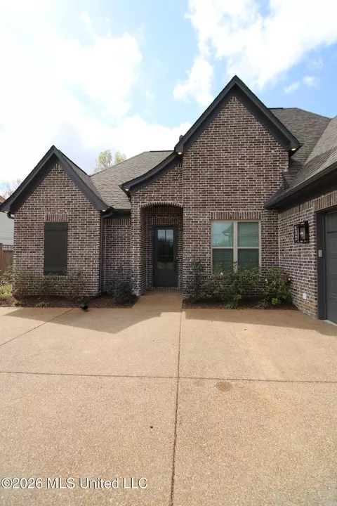 Exterior - 4007 Bakersfield Dr, Nesbit, MS 38651 photo 2 of 7