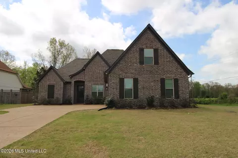 Exterior - 4007 Bakersfield Dr, Nesbit, MS 38651 photo 3 of 7