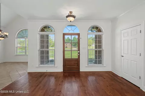 Entry Way - 4425 Chamberlin Oaks Dr, Hernando, MS 38632 photo 1 of 5