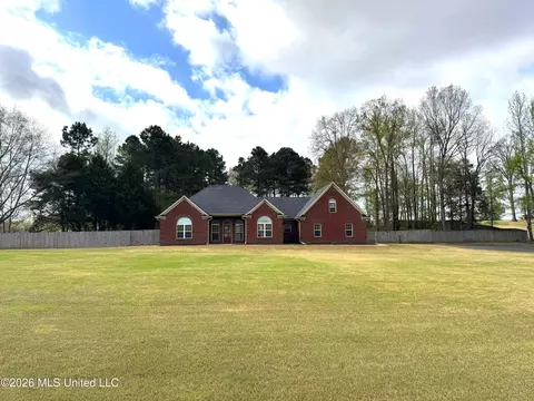 Exterior - 4425 Chamberlin Oaks Dr, Hernando, MS 38632 photo 3 of 8