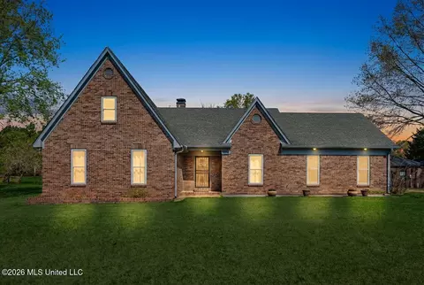 5900 Paloma Dr, Olive Branch, MS 38654