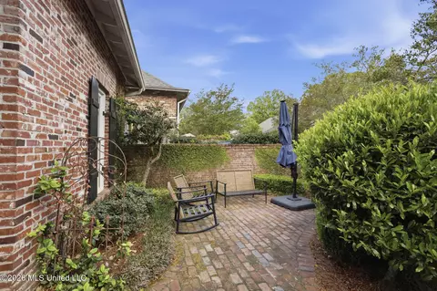 Exterior - 1641 Acadia Ct, Jackson, MS 39211 photo 2 of 4