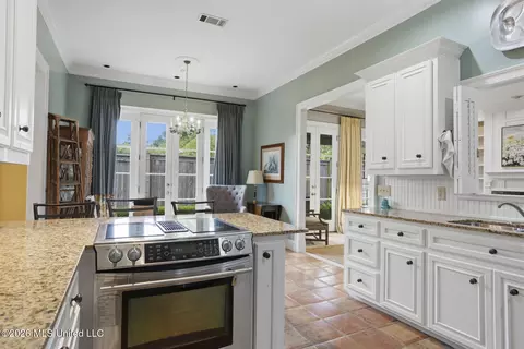 Kitchen - 1641 Acadia Ct, Jackson, MS 39211 photo 4 of 5