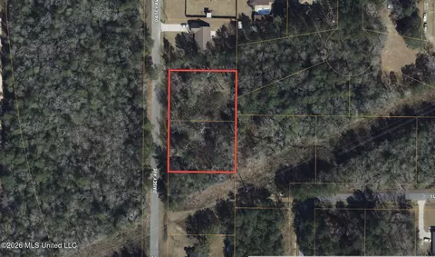 208 Daisey Ave, Hattiesburg, MS 39402