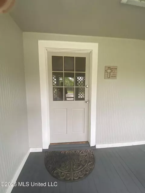 Exterior - 6013 Elder Ferry Rd, Moss Point, MS 39563 photo 8 of 11