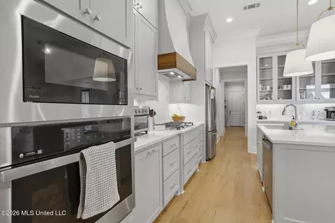 Kitchen - 346 Wellstone Pl, Madison, MS 39110 photo 5 of 5