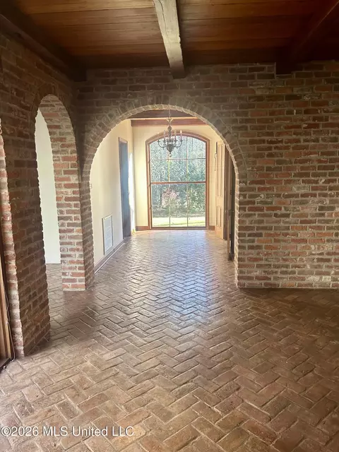 Entry Way - 657 Zetus Rd, Brookhaven, MS 39601 photo 5 of 5