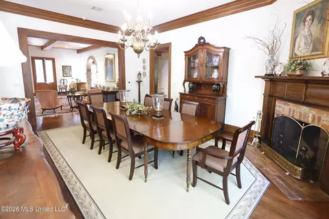 Dining - 657 Zetus Rd, Brookhaven, MS 39601 photo 3 of 5