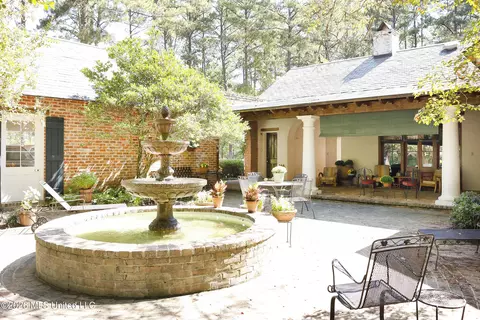 Exterior - 657 Zetus Rd, Brookhaven, MS 39601 photo 4 of 28