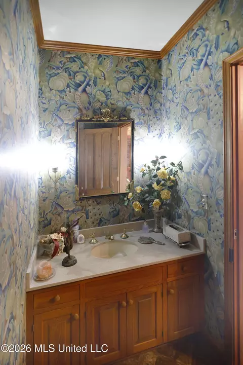Bath - 657 Zetus Rd, Brookhaven, MS 39601 photo 1 of 6