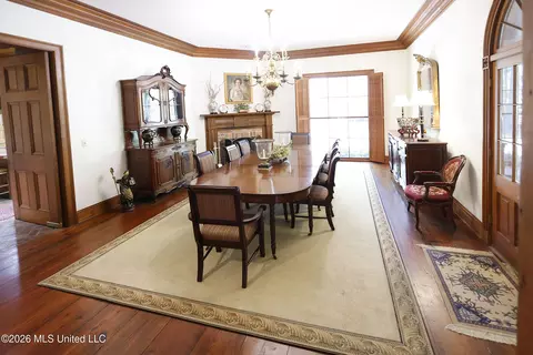 Dining - 657 Zetus Rd, Brookhaven, MS 39601 photo 1 of 5