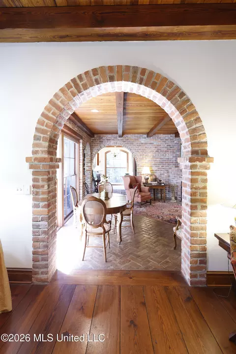 Dining - 657 Zetus Rd, Brookhaven, MS 39601 photo 5 of 5