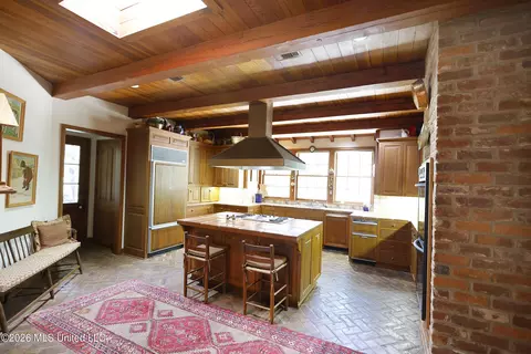 Kitchen - 657 Zetus Rd, Brookhaven, MS 39601 photo 3 of 3