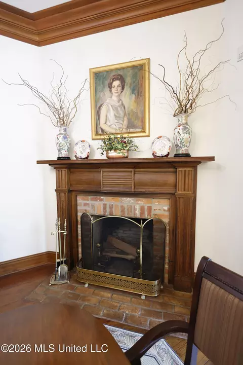 Dining - 657 Zetus Rd, Brookhaven, MS 39601 photo 2 of 5