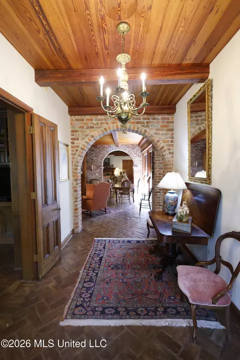 Entry Way - 657 Zetus Rd, Brookhaven, MS 39601 photo 1 of 5