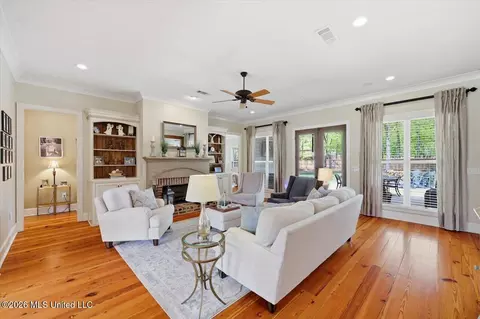 Living - 1222 Centre Ct, Brandon, MS 39042 photo 1 of 9