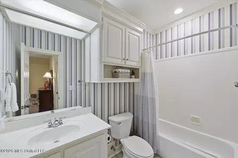 Bath - 1222 Centre Ct, Brandon, MS 39042 photo 6 of 7
