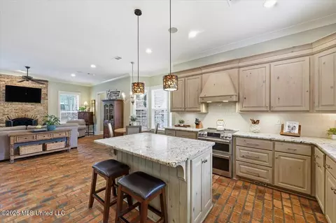 Kitchen - 1222 Centre Ct, Brandon, MS 39042 photo 1 of 6