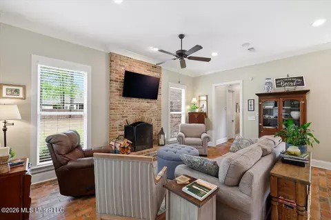 Living - 1222 Centre Ct, Brandon, MS 39042 photo 6 of 9