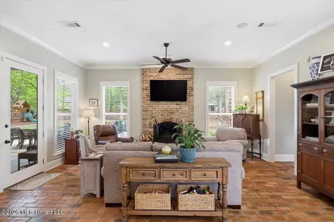 Living - 1222 Centre Ct, Brandon, MS 39042 photo 5 of 9