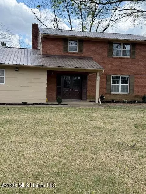 425 W Chulahoma Ave, Holly Springs, MS 38635