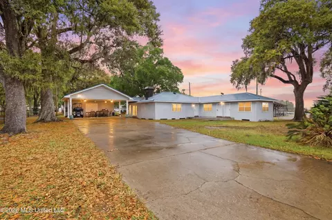 3309 Mary Walker Dr, Gautier, MS 39553