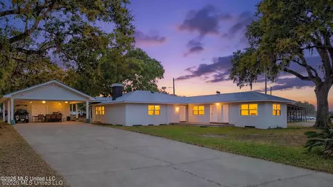 3309 Mary Walker Dr, Gautier, MS 39553