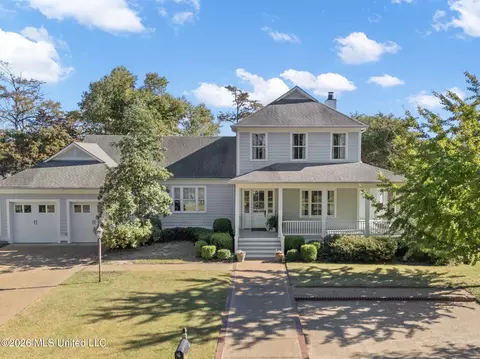 16 Parker Lndg Dr, Dundee, MS 38626