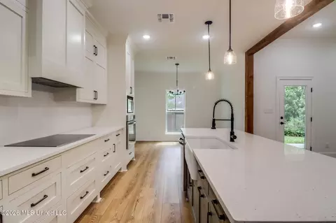 Entry Way - 5586 E Diamondhead Dr, Diamondhead, MS 39525 photo 1 of 3