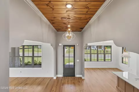 Entry Way - 5381 Grayson Way, Hernando, MS 38632 photo 2 of 7