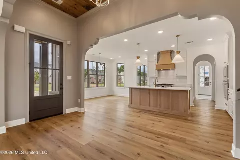 Entry Way - 5381 Grayson Way, Hernando, MS 38632 photo 1 of 7