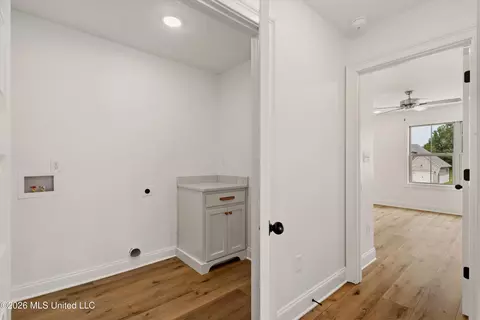 Entry Way - 5381 Grayson Way, Hernando, MS 38632 photo 6 of 7