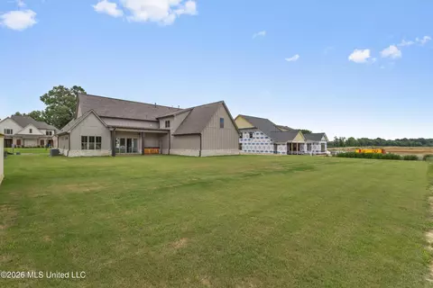 Exterior - 5381 Grayson Way, Hernando, MS 38632 photo 7 of 8