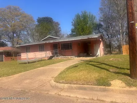 2206 Margaret W Alexander Dr, Jackson, MS 39213
